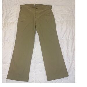 UB tech 40 x 32 classic fit pants